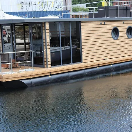 Hausboot Leni, Flensburg, Cleaning Included Botel *